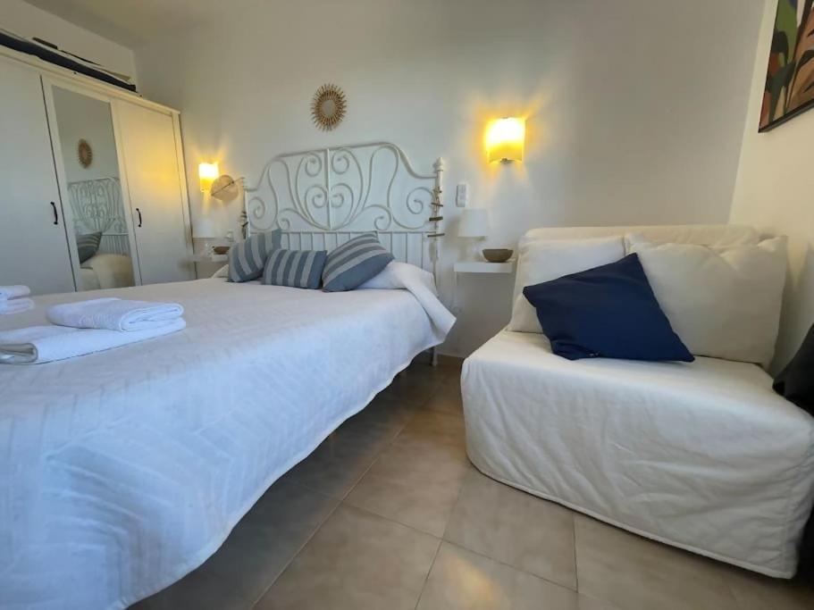 Algaiarens Apto Con Piscina Y Junto A La Playa Cala'N Blanes  Eksteriør billede