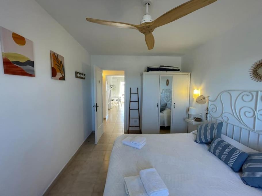 Algaiarens Apto Con Piscina Y Junto A La Playa Cala'N Blanes  Eksteriør billede